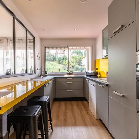 F3 Neuf Et Equipe Avec Balcon 