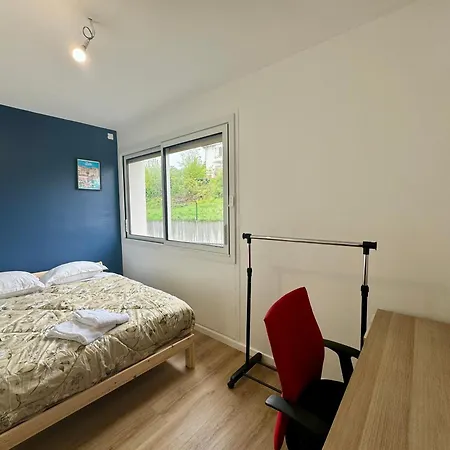 F3 Neuf Et Equipe Avec Balcon 