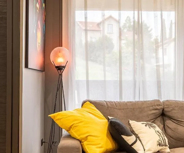 F3 Neuf Et Equipe Avec Balcon 