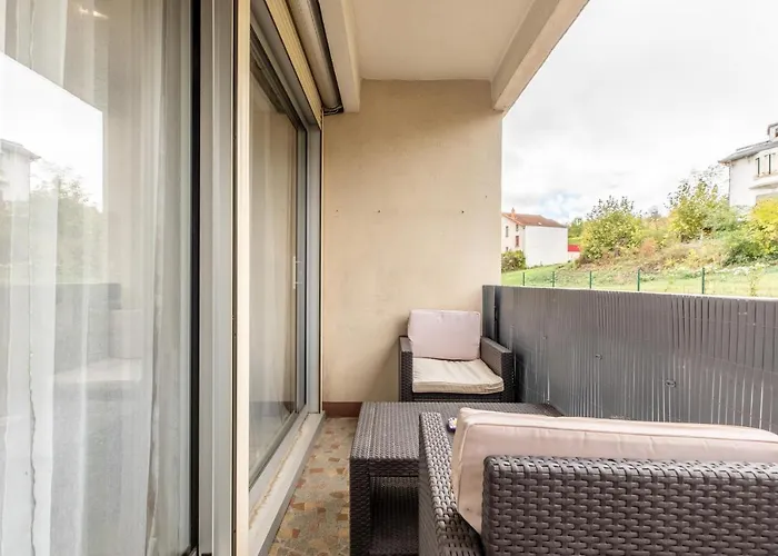 F3 Neuf Et Equipe Avec Balcon 