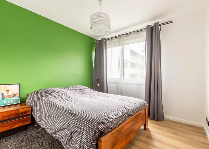 F3 Neuf Et Equipe Avec Balcon 